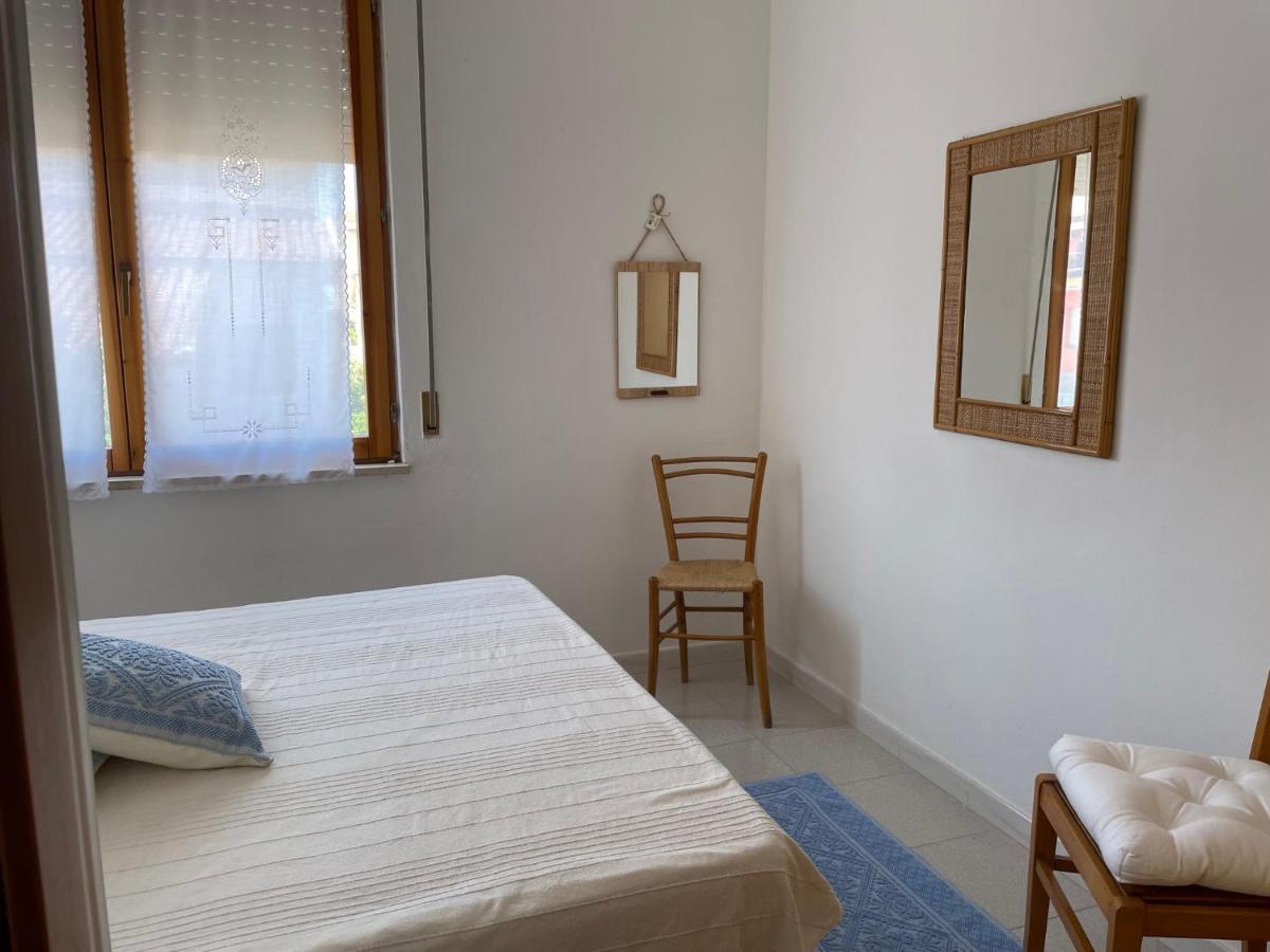 Casa Calmedia Apartment Bosa Bagian luar foto